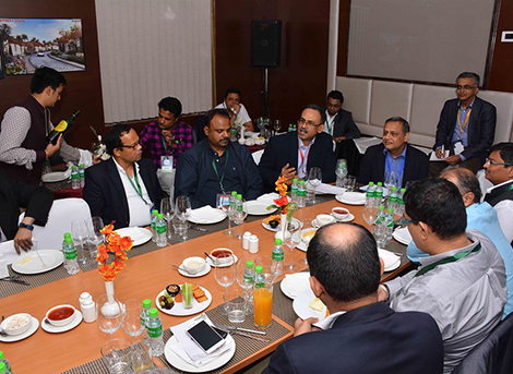 Deliberations for creating recommendations for driving business changes leveraging technologies, followed by presentations on the same.